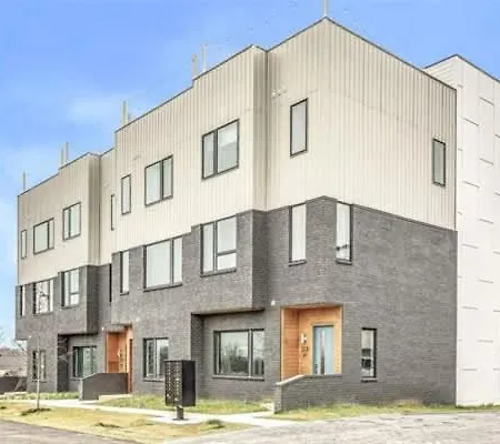 Nash Getaway - Private Rooftop Patio - Sleeps 12